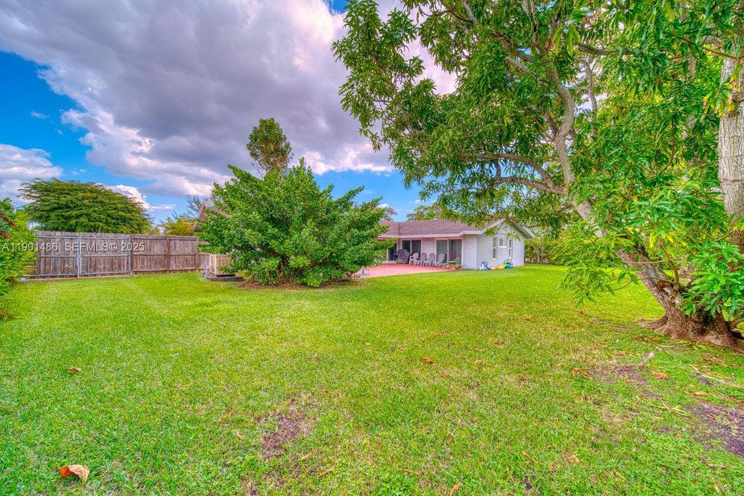 For Sale: $1,000,000 (4 beds, 2 baths, 2066 Square Feet)