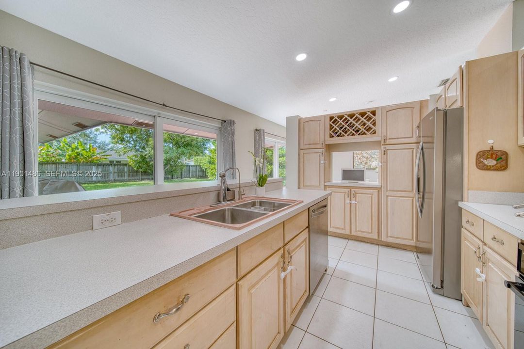 For Sale: $1,000,000 (4 beds, 2 baths, 2066 Square Feet)