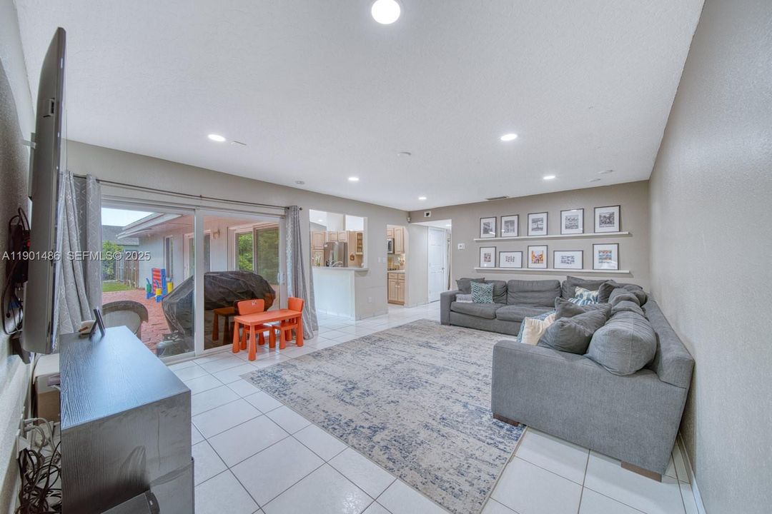 For Sale: $1,000,000 (4 beds, 2 baths, 2066 Square Feet)