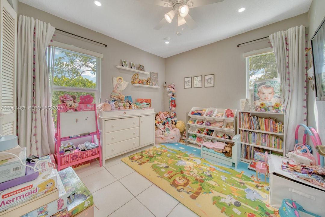 For Sale: $1,000,000 (4 beds, 2 baths, 2066 Square Feet)