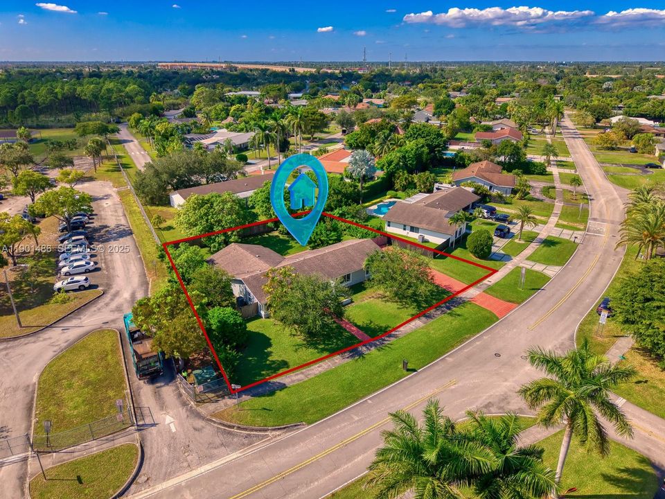 For Sale: $1,000,000 (4 beds, 2 baths, 2066 Square Feet)