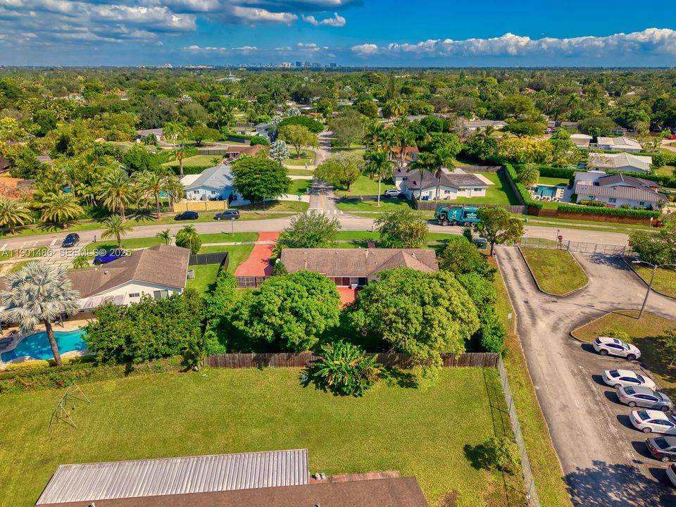 For Sale: $1,000,000 (4 beds, 2 baths, 2066 Square Feet)