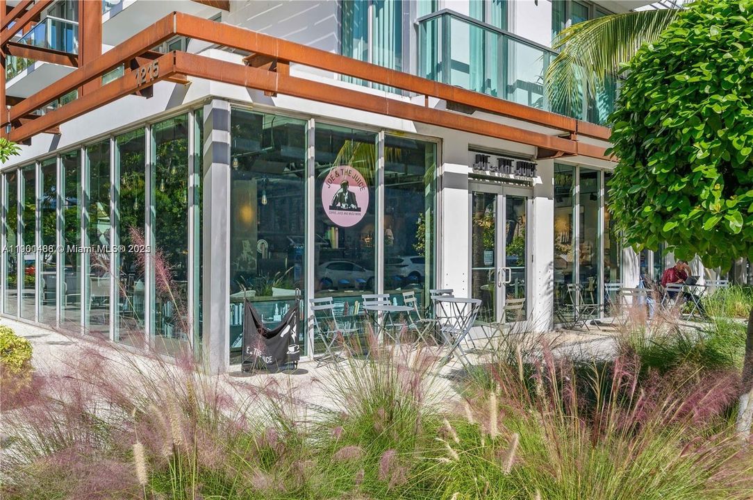 For Sale: $348,000 (1 beds, 1 baths, 504 Square Feet)