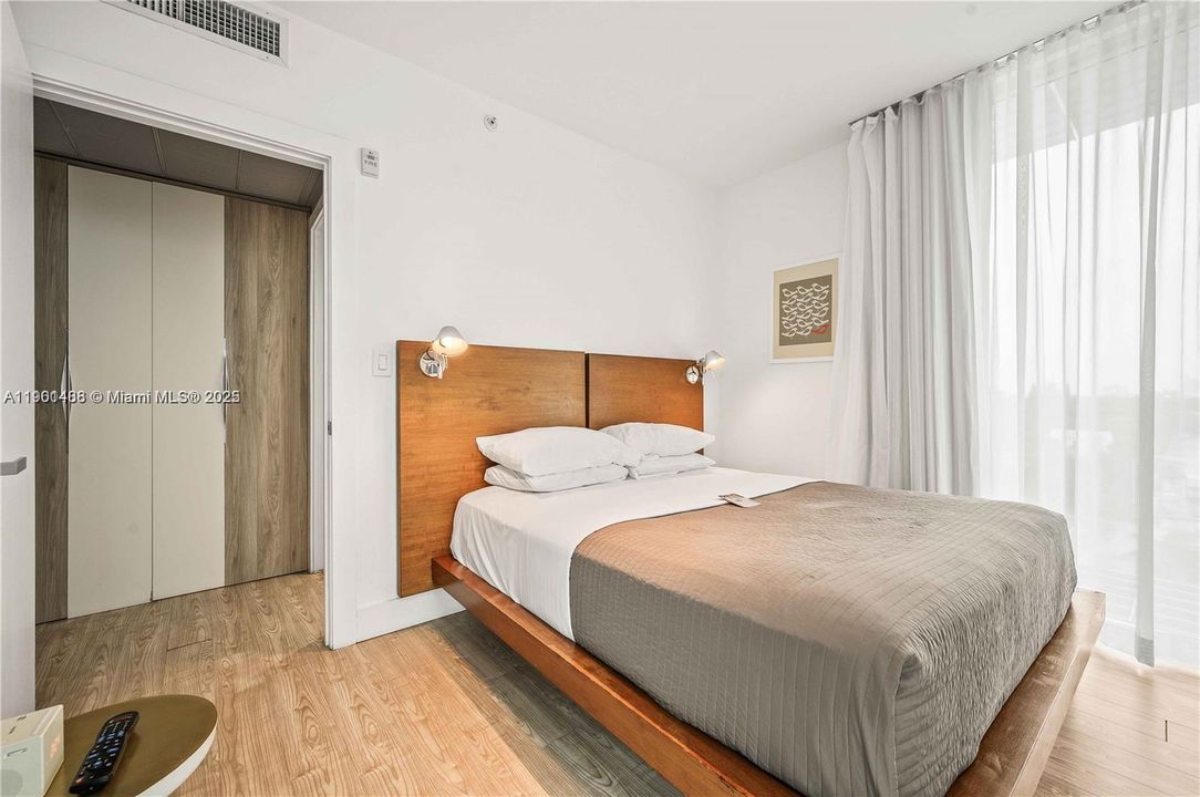 For Sale: $348,000 (1 beds, 1 baths, 504 Square Feet)