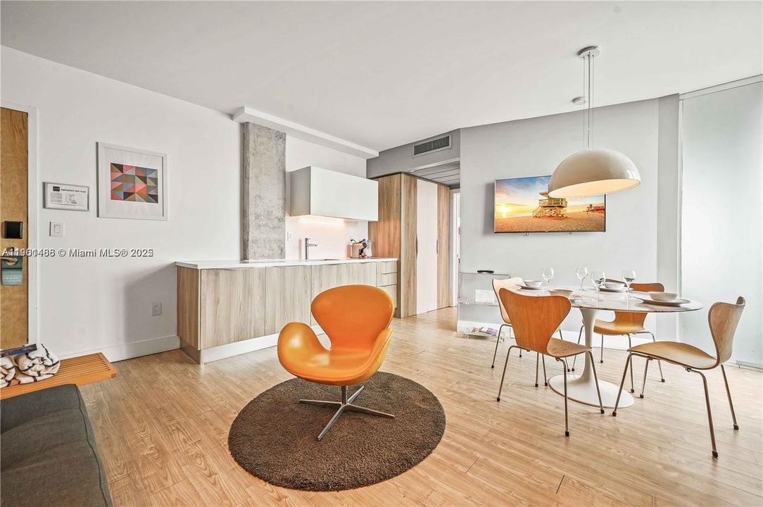 For Sale: $348,000 (1 beds, 1 baths, 504 Square Feet)