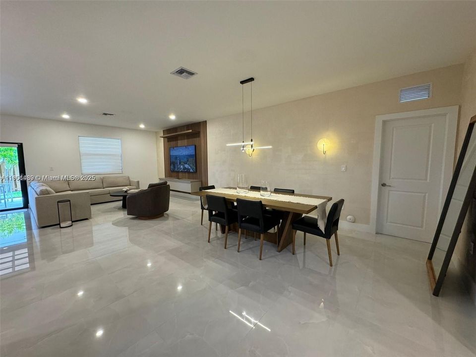 待售: $780,000 (5 贝兹, 3 浴室, 2974 平方英尺)