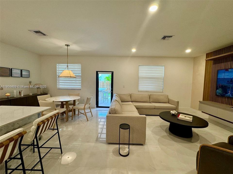 待售: $780,000 (5 贝兹, 3 浴室, 2974 平方英尺)