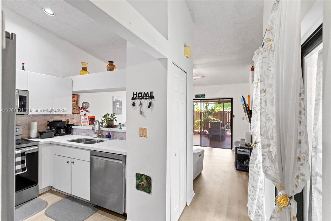 En Venta: $520,000 (3 camas, 2 baños, 1612 Pies cuadrados)