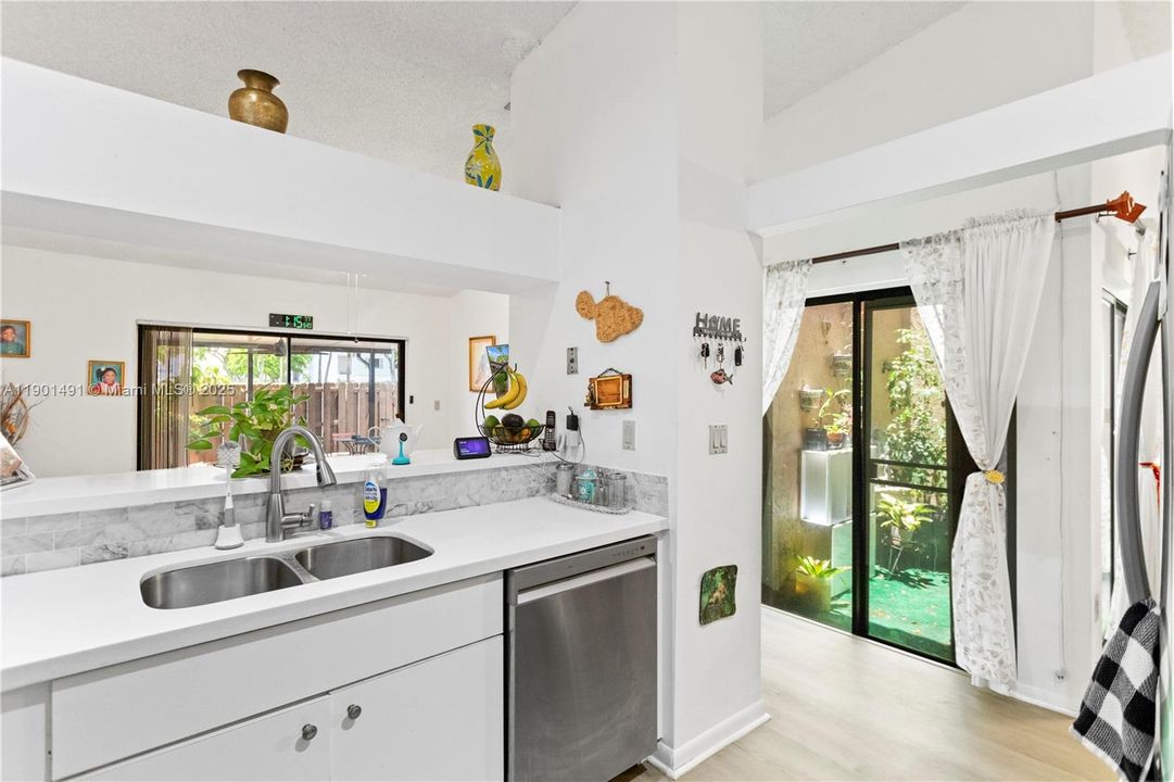 En Venta: $520,000 (3 camas, 2 baños, 1612 Pies cuadrados)