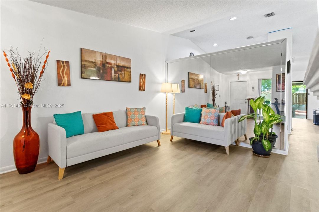 En Venta: $520,000 (3 camas, 2 baños, 1612 Pies cuadrados)