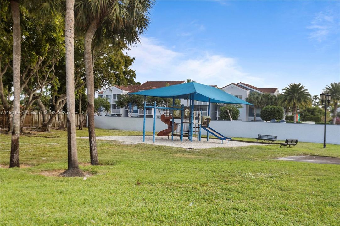 En Venta: $520,000 (3 camas, 2 baños, 1612 Pies cuadrados)