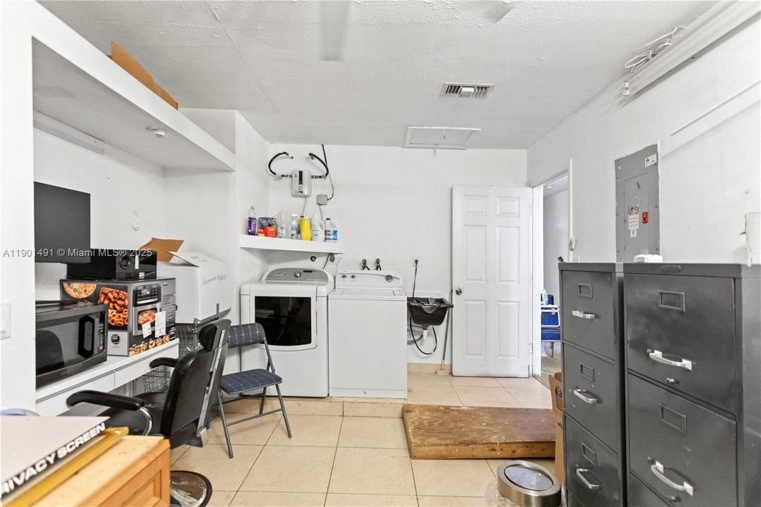 En Venta: $520,000 (3 camas, 2 baños, 1612 Pies cuadrados)