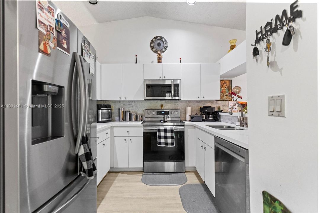 En Venta: $520,000 (3 camas, 2 baños, 1612 Pies cuadrados)