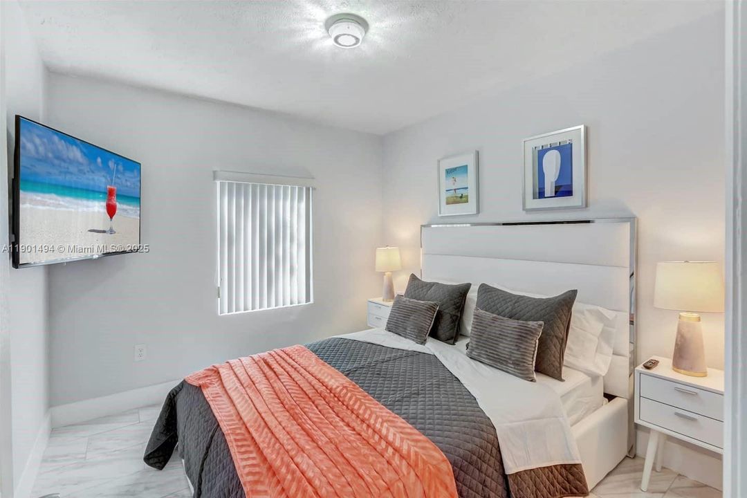 For Rent: $3,500 (3 beds, 2 baths, 1351 Square Feet)