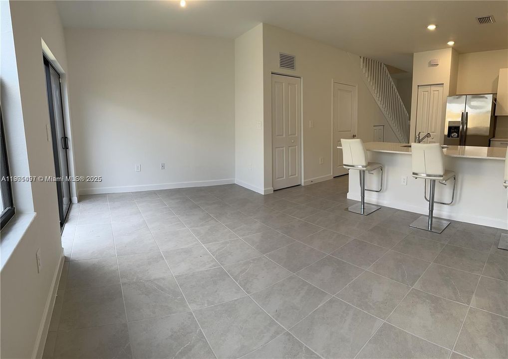 For Rent: $2,700 (3 beds, 2 baths, 1393 Square Feet)