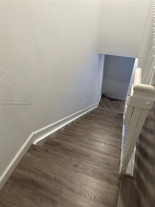 For Rent: $2,700 (3 beds, 2 baths, 1393 Square Feet)