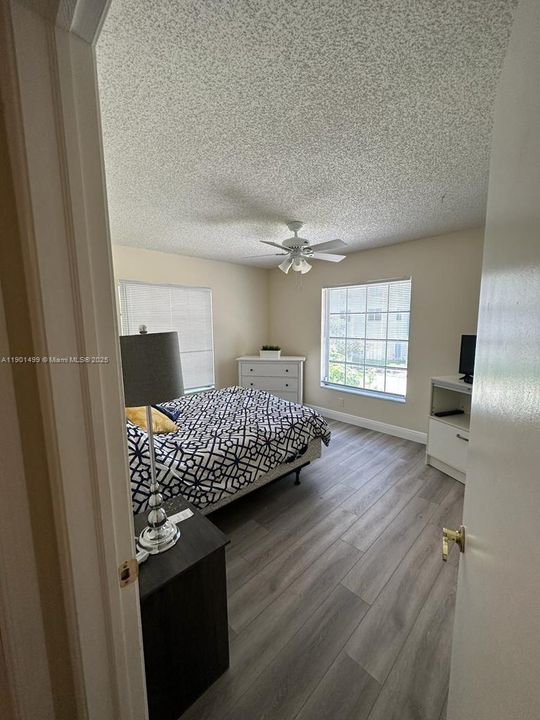 For Rent: $1,800 (2 beds, 1 baths, 875 Square Feet)