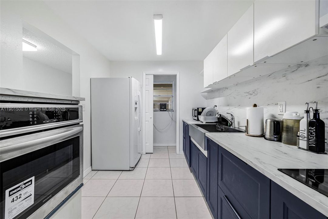 For Sale: $389,000 (2 beds, 2 baths, 970 Square Feet)