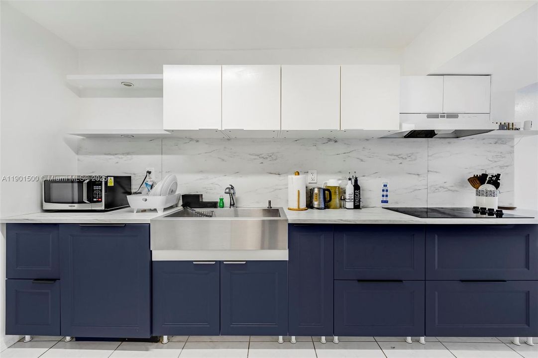 For Sale: $389,000 (2 beds, 2 baths, 970 Square Feet)