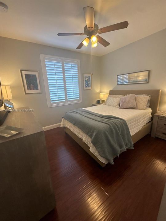 最近售出: $850,000 (5 贝兹, 3 浴室, 2962 平方英尺)