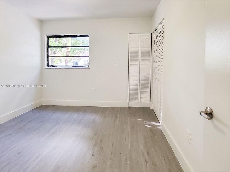 For Rent: $2,400 (2 beds, 1 baths, 1000 Square Feet)