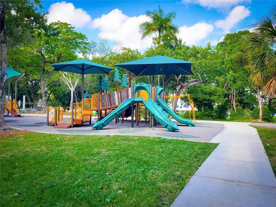 For Rent: $2,400 (2 beds, 1 baths, 1000 Square Feet)