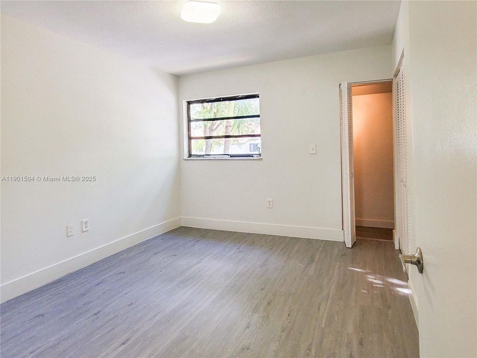 For Rent: $2,400 (2 beds, 1 baths, 1000 Square Feet)