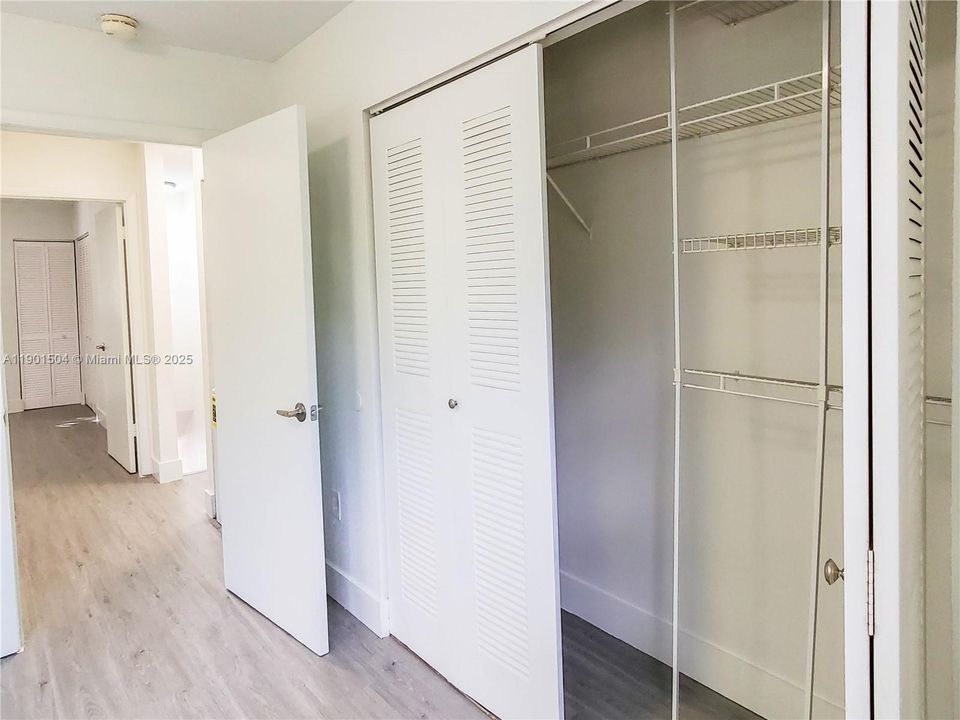 For Rent: $2,400 (2 beds, 1 baths, 1000 Square Feet)