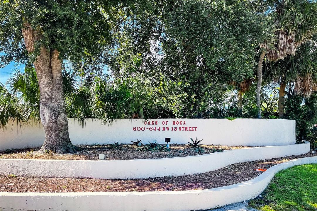 Recently Rented: $1,900 (2 beds, 2 baths, 995 Square Feet)