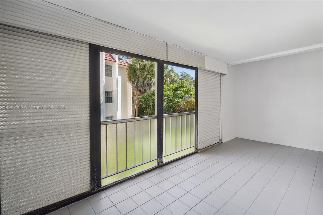 Recently Rented: $1,900 (2 beds, 2 baths, 995 Square Feet)