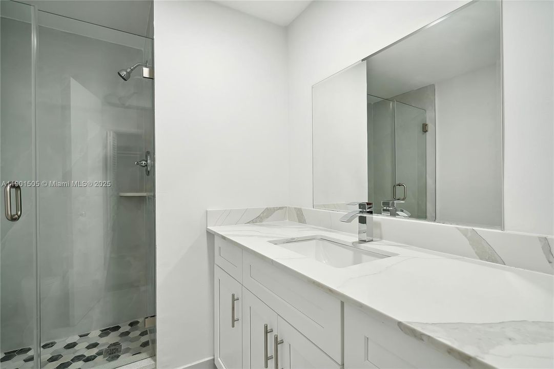 Recently Rented: $1,900 (2 beds, 2 baths, 995 Square Feet)