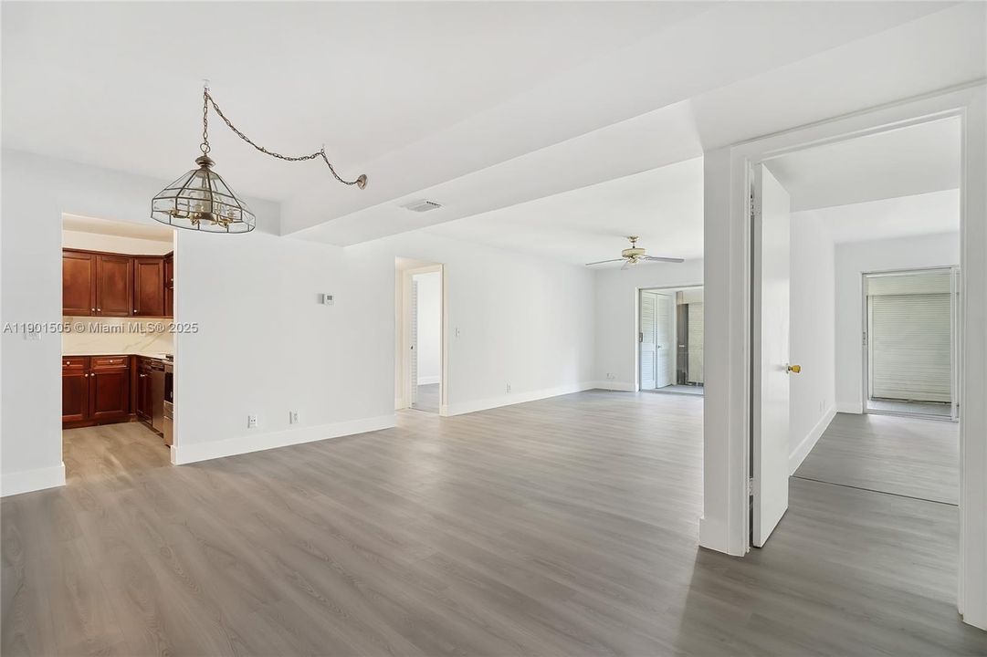 Recently Rented: $1,900 (2 beds, 2 baths, 995 Square Feet)