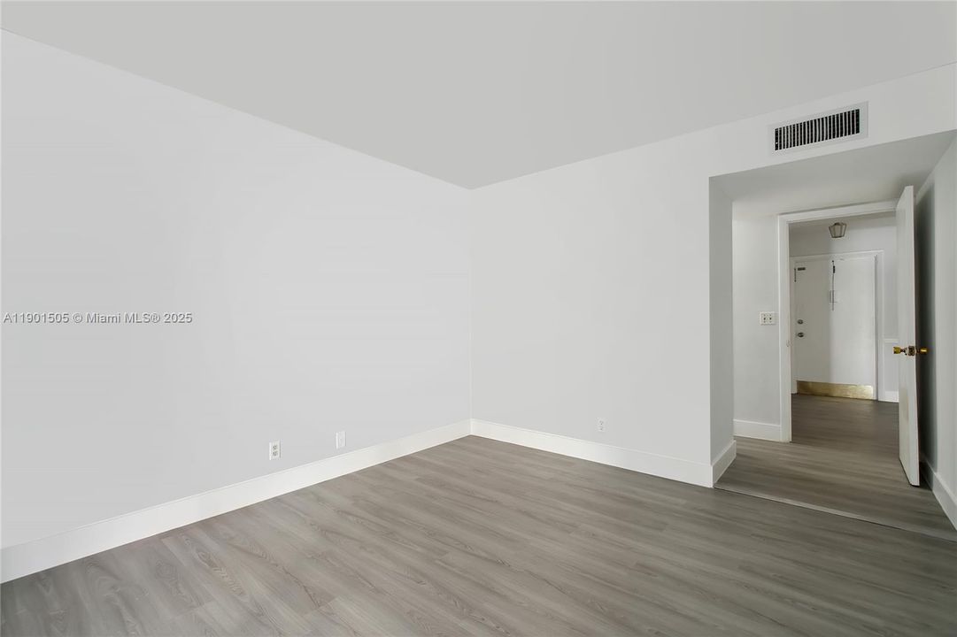 Recently Rented: $1,900 (2 beds, 2 baths, 995 Square Feet)