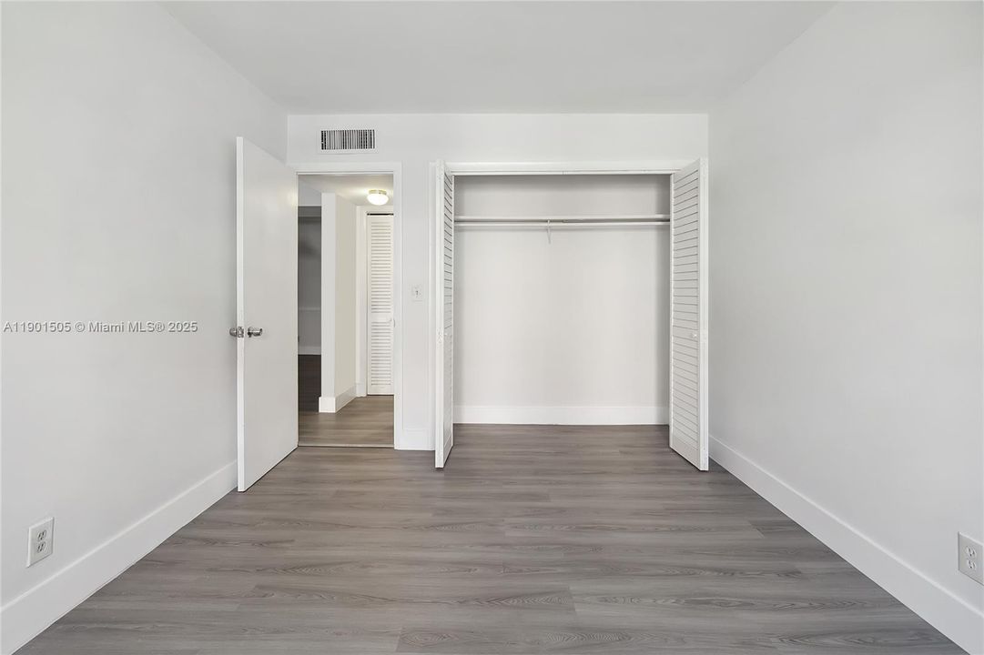 Recently Rented: $1,900 (2 beds, 2 baths, 995 Square Feet)