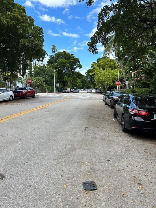 Active With Contract: $1,500 (1 beds, 1 baths, 440 Square Feet)