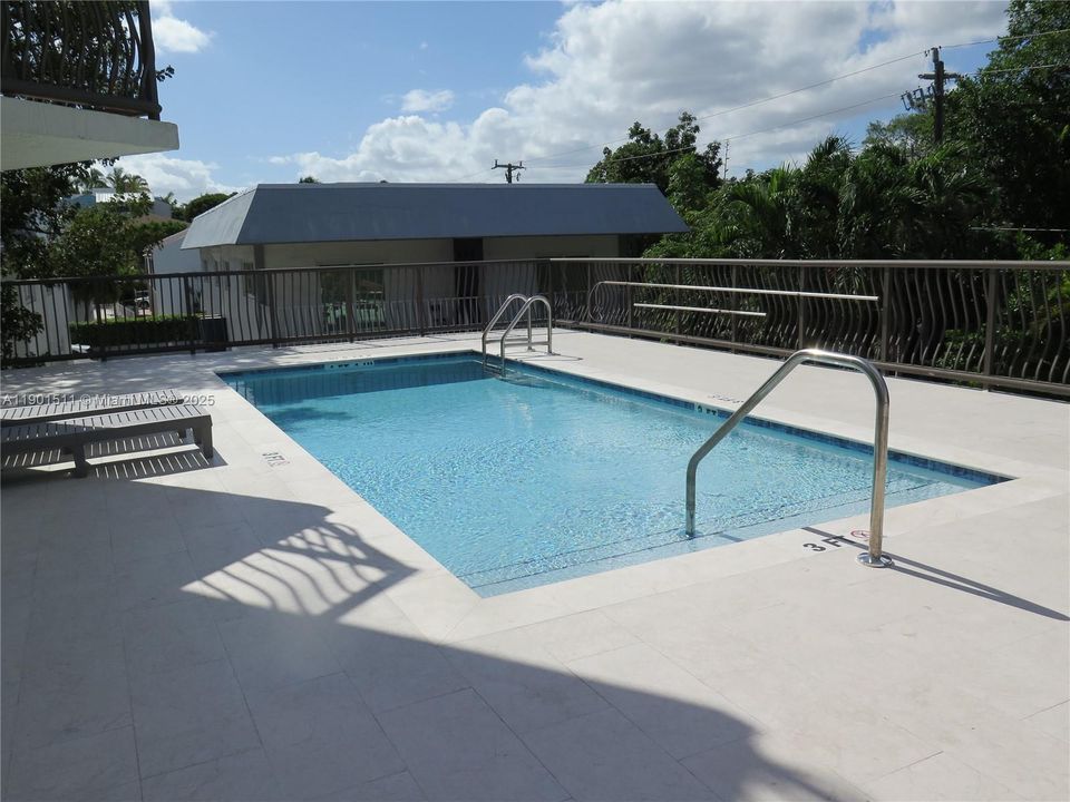 For Rent: $2,475 (1 beds, 1 baths, 580 Square Feet)