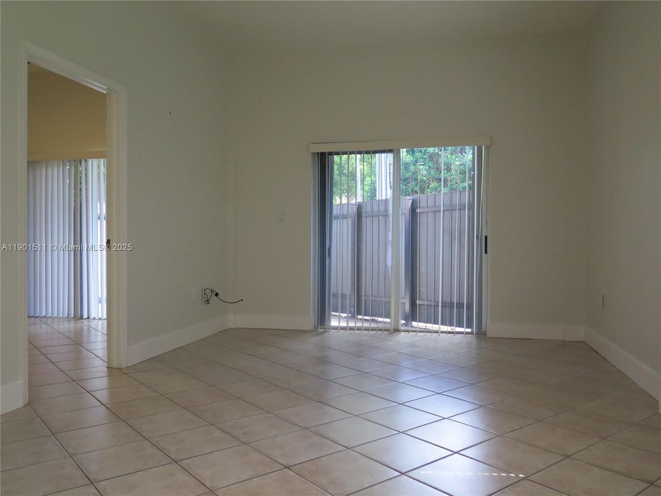 For Rent: $2,475 (1 beds, 1 baths, 580 Square Feet)