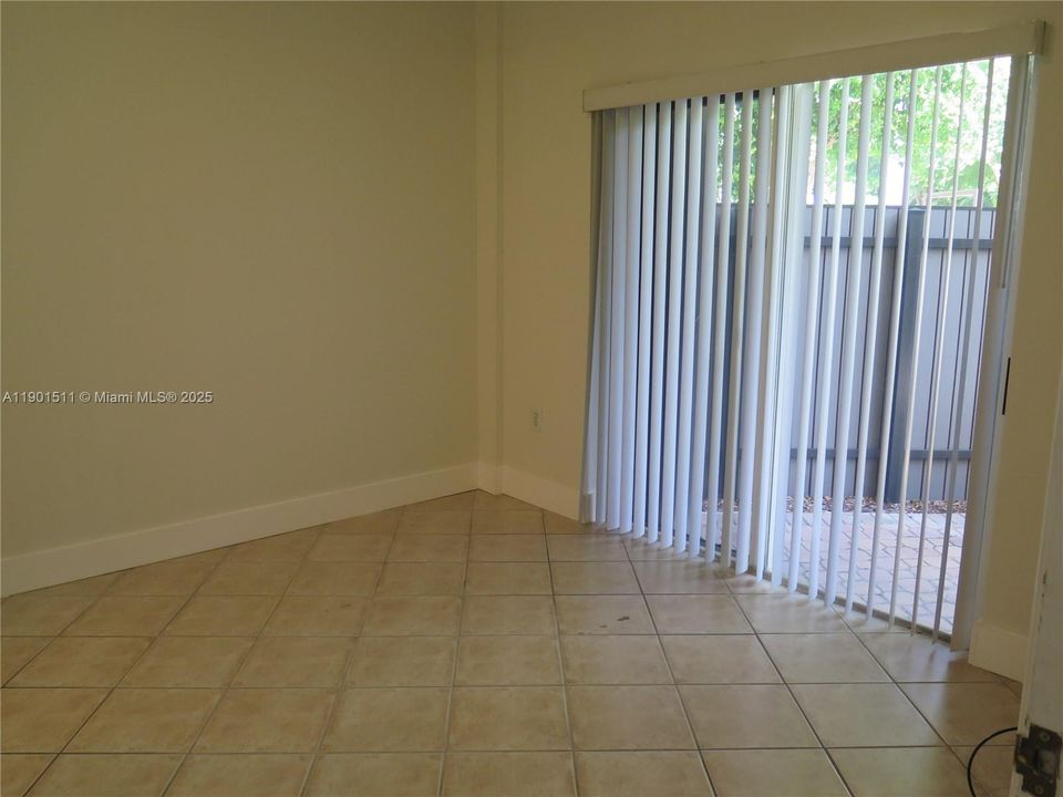 For Rent: $2,475 (1 beds, 1 baths, 580 Square Feet)