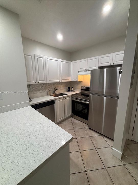 For Rent: $2,475 (1 beds, 1 baths, 580 Square Feet)
