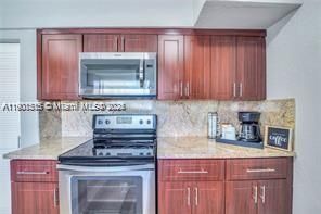 For Rent: $3,600 (3 beds, 2 baths, 1928 Square Feet)