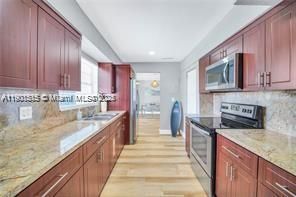 For Rent: $3,600 (3 beds, 2 baths, 1928 Square Feet)