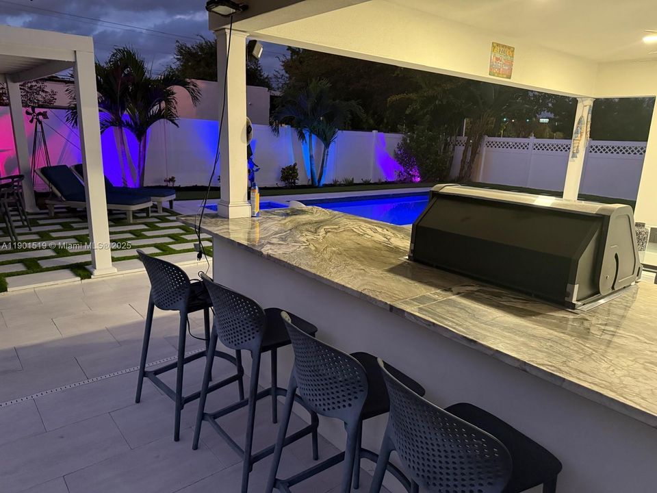 Active With Contract: $4,996 (3 beds, 2 baths, 1959 Square Feet)