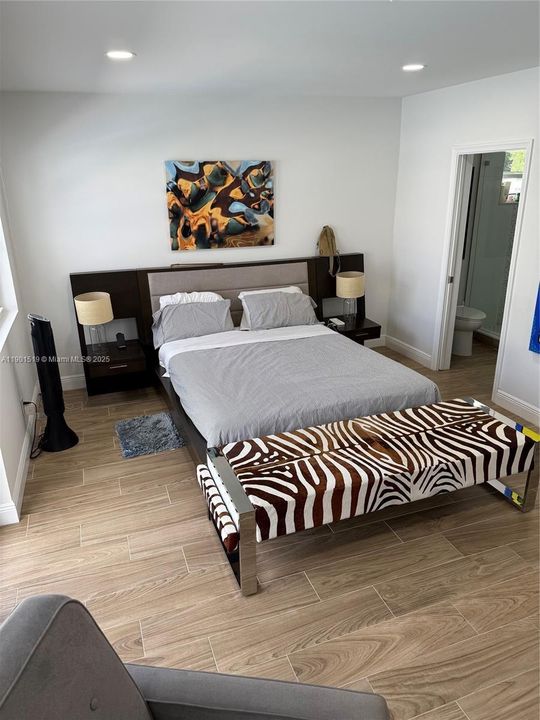 Active With Contract: $4,996 (3 beds, 2 baths, 1959 Square Feet)