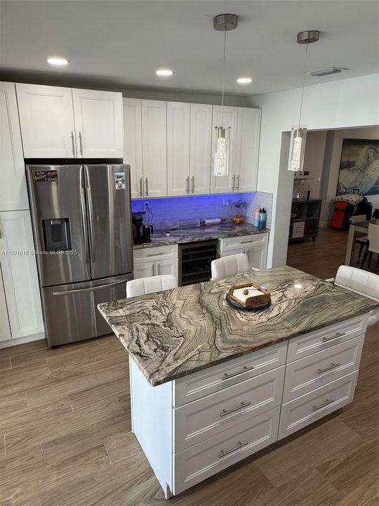 Active With Contract: $4,996 (3 beds, 2 baths, 1959 Square Feet)