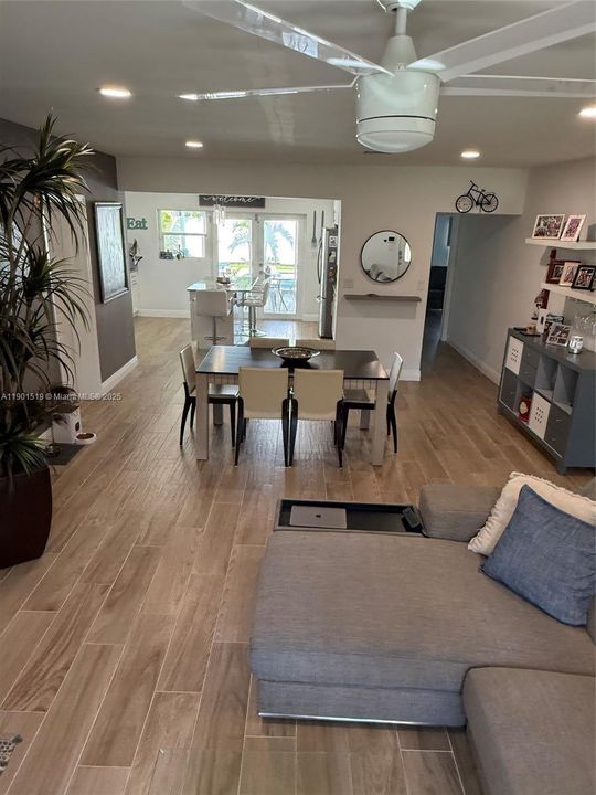 Active With Contract: $4,996 (3 beds, 2 baths, 1959 Square Feet)