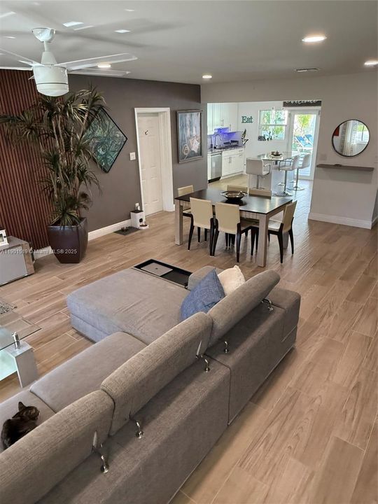 Active With Contract: $4,996 (3 beds, 2 baths, 1959 Square Feet)