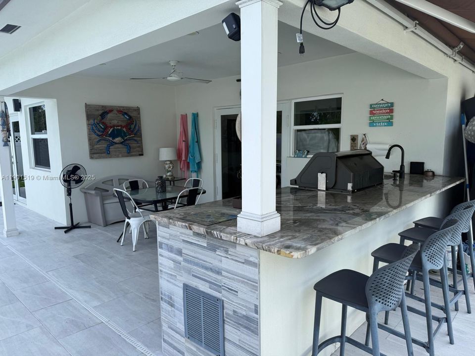 Active With Contract: $4,996 (3 beds, 2 baths, 1959 Square Feet)