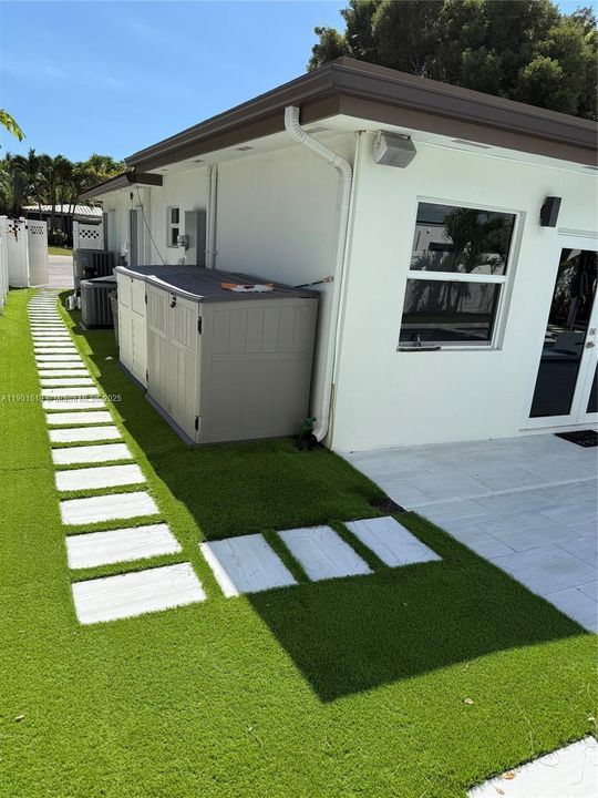 Active With Contract: $4,996 (3 beds, 2 baths, 1959 Square Feet)