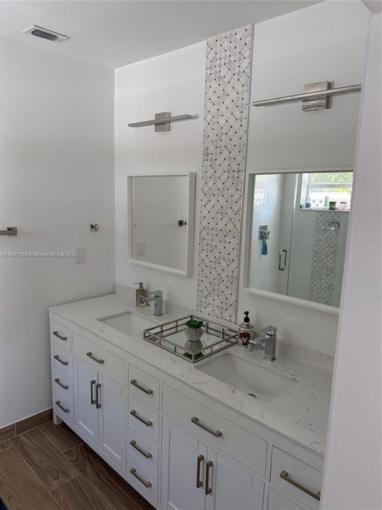 Active With Contract: $4,996 (3 beds, 2 baths, 1959 Square Feet)