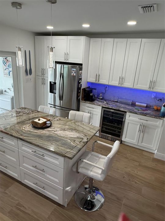 Active With Contract: $4,996 (3 beds, 2 baths, 1959 Square Feet)